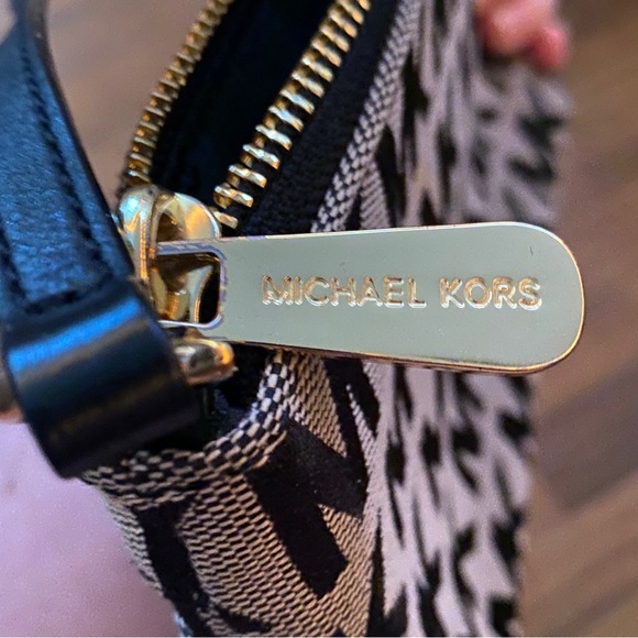 Authentic Michael Kors tote and clutch wallet mini purse black and tan - Picture 14 of 17